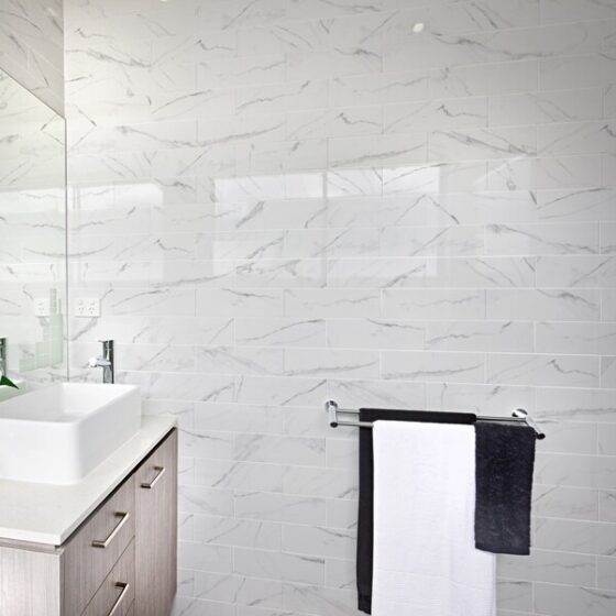 Gloss White Marble Effect Tiles, White Tiles With Grey Marble Effect