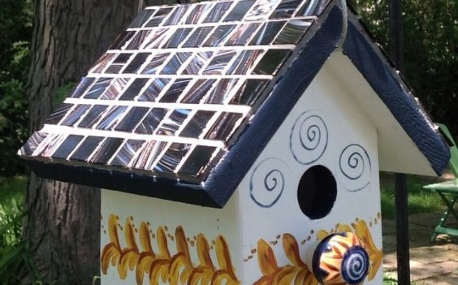 20 ideas for recycling tiles - birdhouse