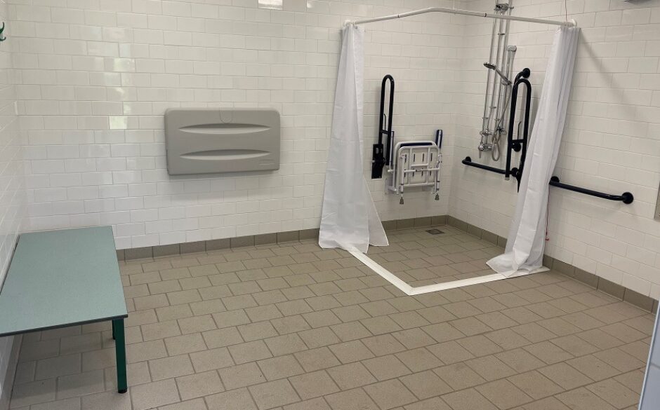 Accessible shower in the changing room at Underhill Park Swansea